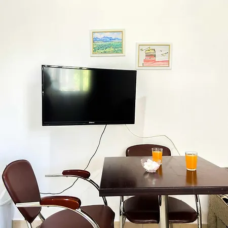 Shoreline Star G77 Apartman *