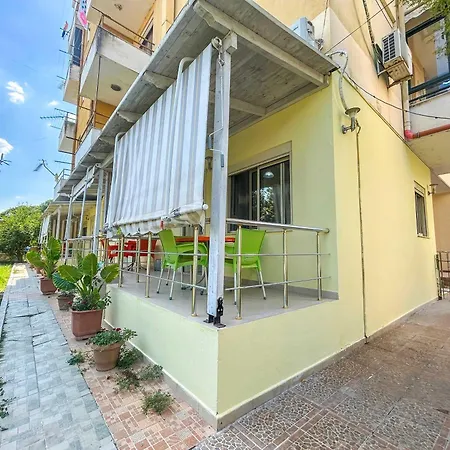 Shoreline Star G77 Apartman Golem