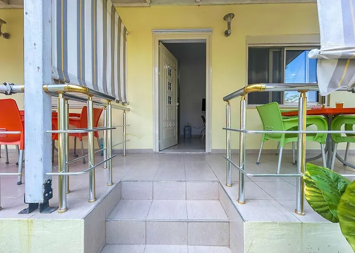 Shoreline Star G77 Golem (Tirana)